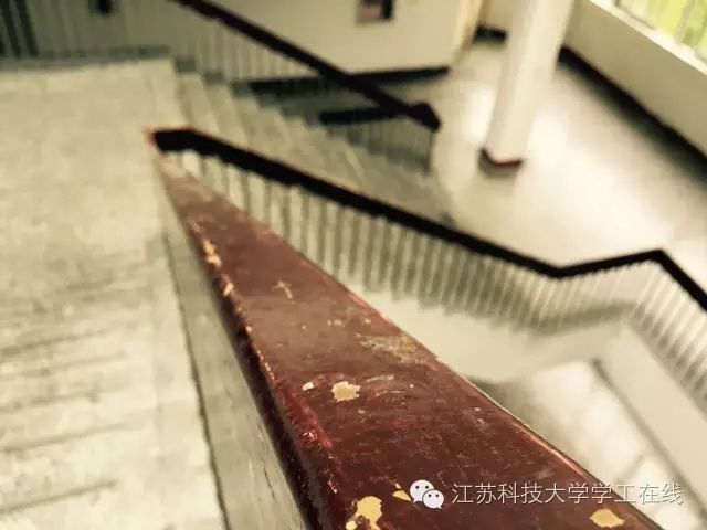 江苏科技大学桌子，传承与创新的学习空间